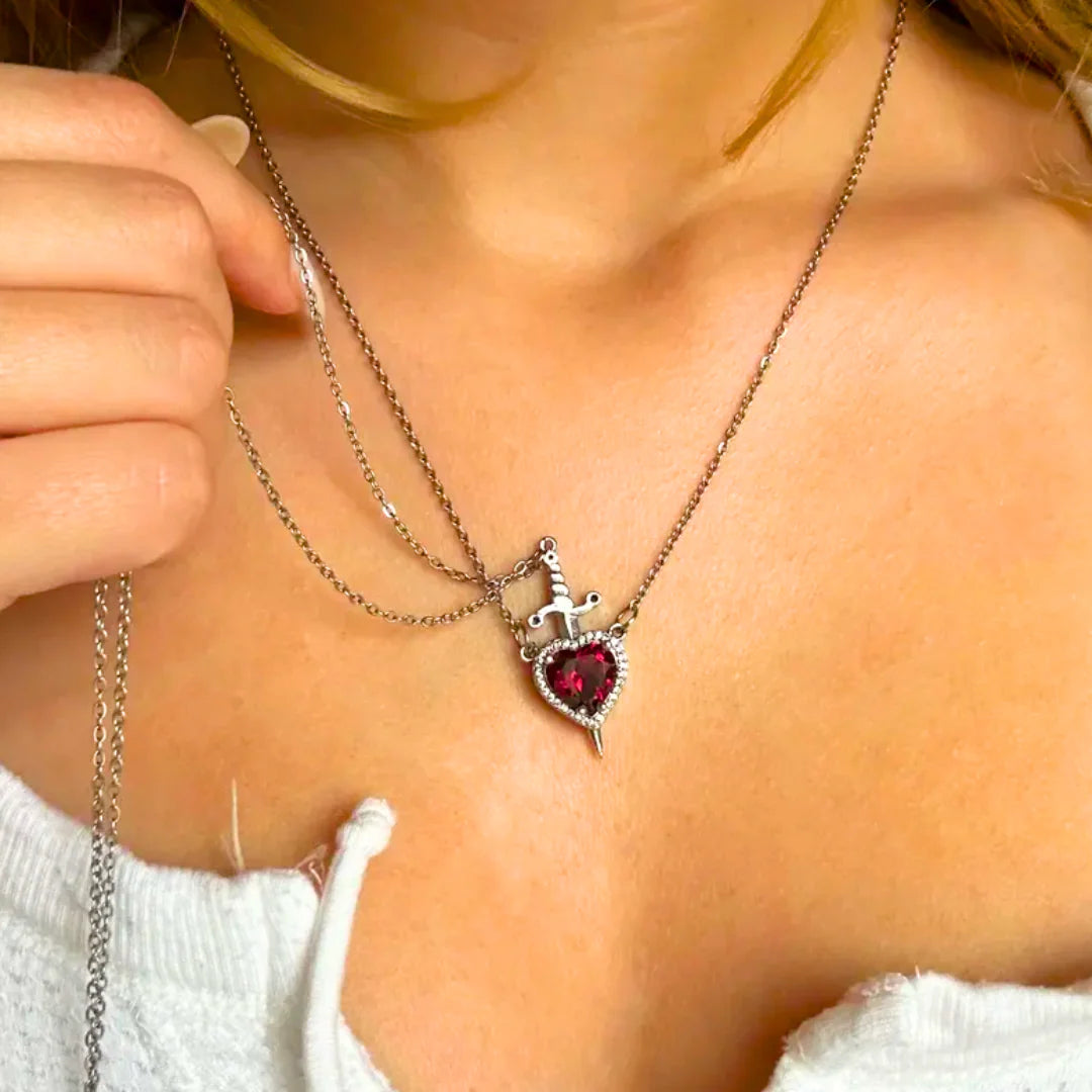 Collar Duo Espada y Corazón